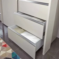 Beiger Schlafzimmerschrank Pastranav mit sechs Schubladen^Wohnen