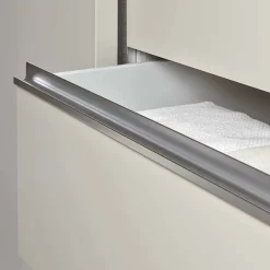 Beiger Schlafzimmerschrank Pastranav mit sechs Schubladen^Wohnen