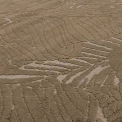 Brauner Teppich mit Blätter Muster - Ciarto^Wohnen