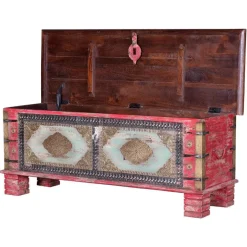 Charakterstarke Holztruhe mit Metallgriffen - Agacina^Wohnen Clearance