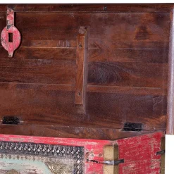 Charakterstarke Holztruhe mit Metallgriffen - Agacina^Wohnen Clearance