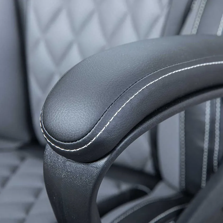 Computerstuhl mit Rautensteppung - Imresla^Wohnen New