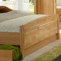 Doppelbett Bordeaux aus Erle Teilmassiv^Wohnen Outlet