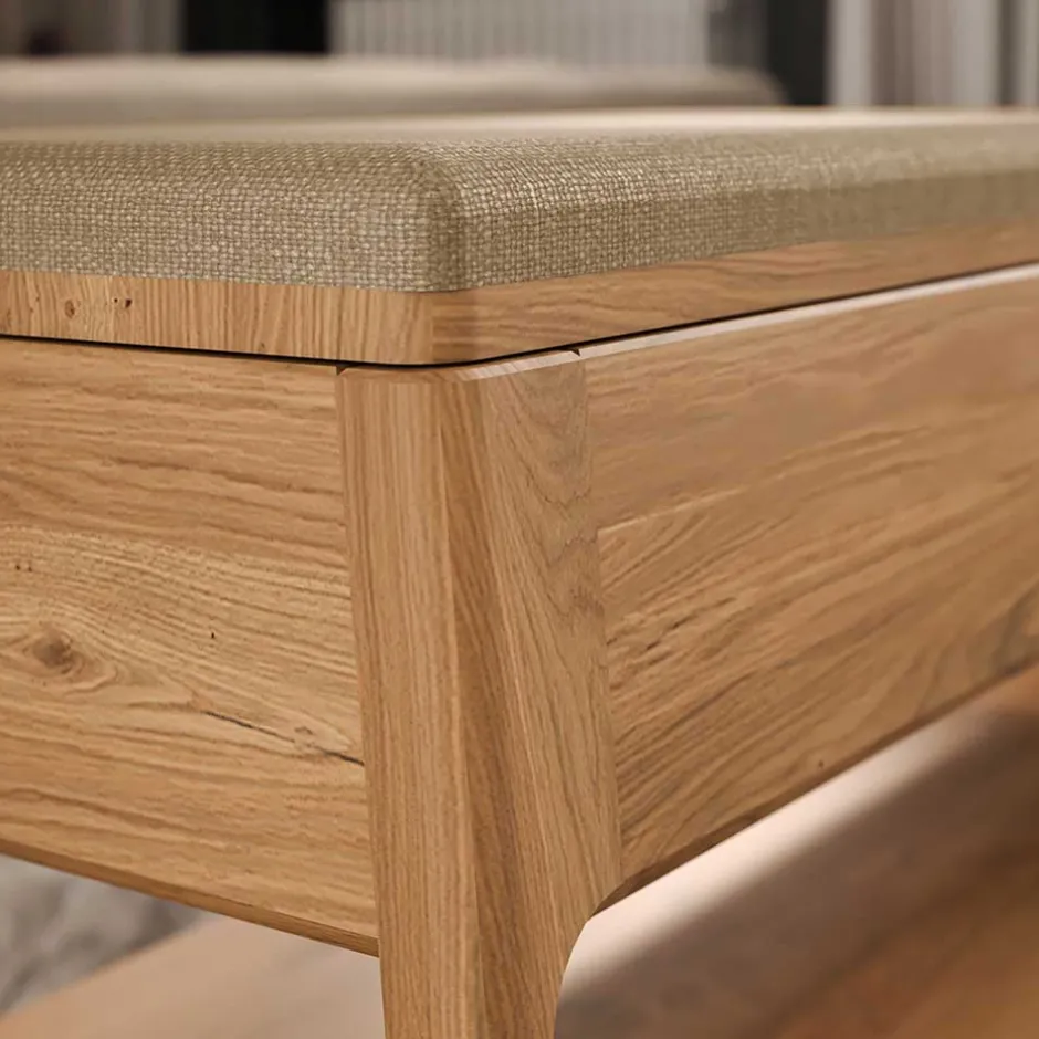 Wohnen Funktionelle Schlafzimmerbank aus Wildeiche - Laida