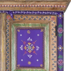 Holzschrank mit farbstarken Ornamentmustern - Ammie^Wohnen Online