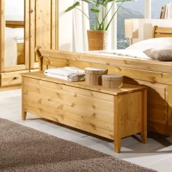 Wohnen Holztruhe Corabia aus Kiefer Massivholz