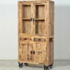 Wohnen Holzvitrine Indri auf Rollen