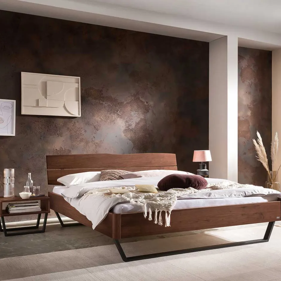 Industrial Bett aus Nussbaum massiv - Bluesa^Wohnen Hot