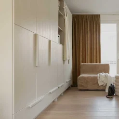 Wohnen Kleiderschrank in Hellgrau - Anela