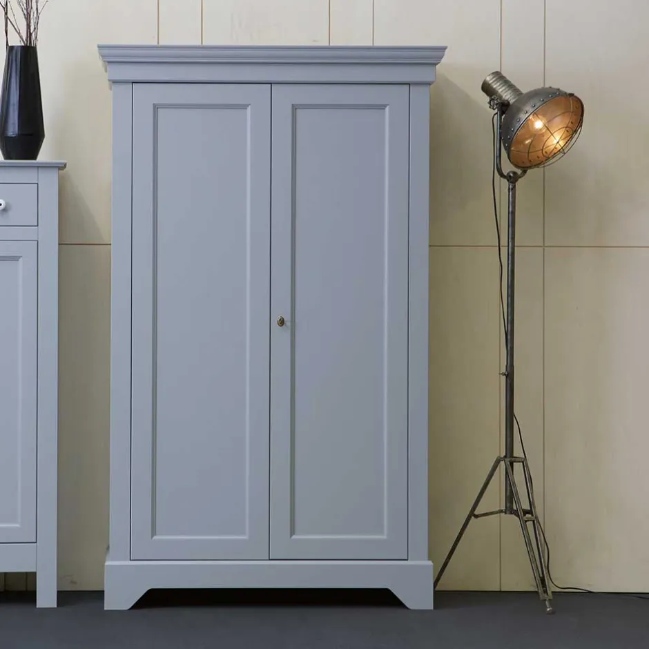 Wohnen Massivholz Kleiderschrank Saliara in Grau