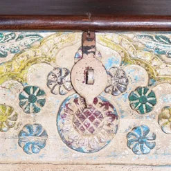 Wohnen Massivholz Truhe im Boho Style - Akeno