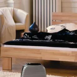 Wohnen Massivholzbett Logan aus Buche