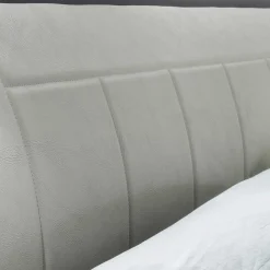 Wohnen Modernes Designbett in hellem Grau - Nucina