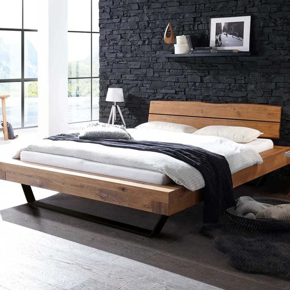 Rustikales Wildeiche Holzbett mit Metallkufen - Space^Wohnen Clearance