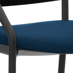 Wohnen Stapelbarer Armlehnenstuhl in Schwarz & Dunkelblau - Calicantas