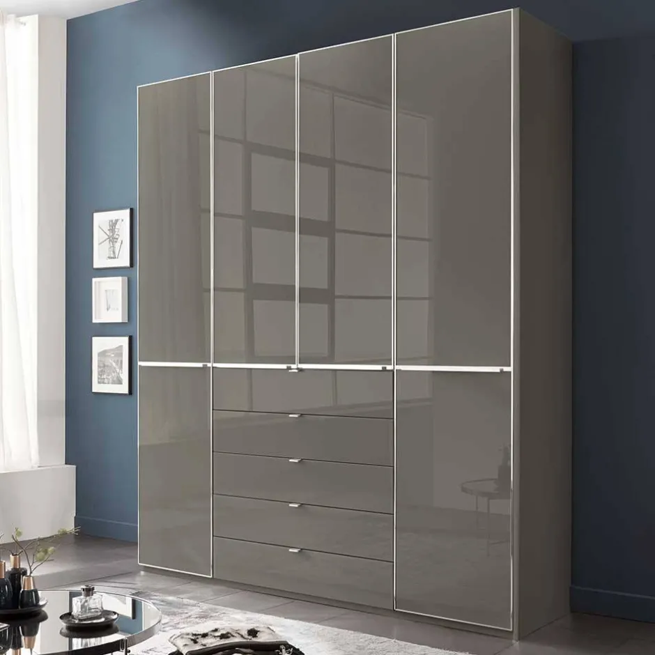 4-türiger Schlafzimmerschrank in Braun - Madita^Wohnen Clearance