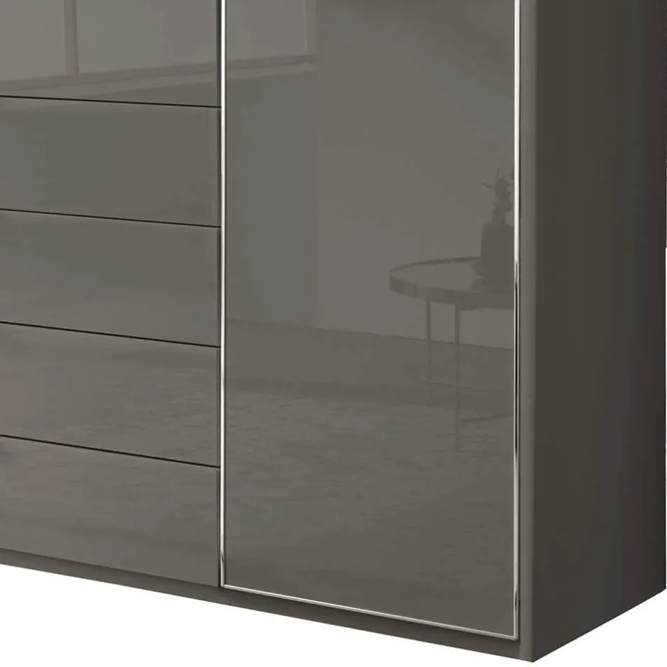 4-türiger Schlafzimmerschrank in Braun - Madita^Wohnen Clearance