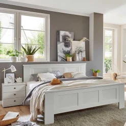 Weißes Doppelbett im Landhaus Look - Flinn^Wohnen New