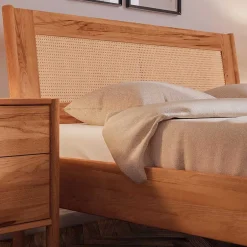 Wildbuche Bett mit Wiener Geflecht Kopfteil - Indrya^Wohnen Outlet